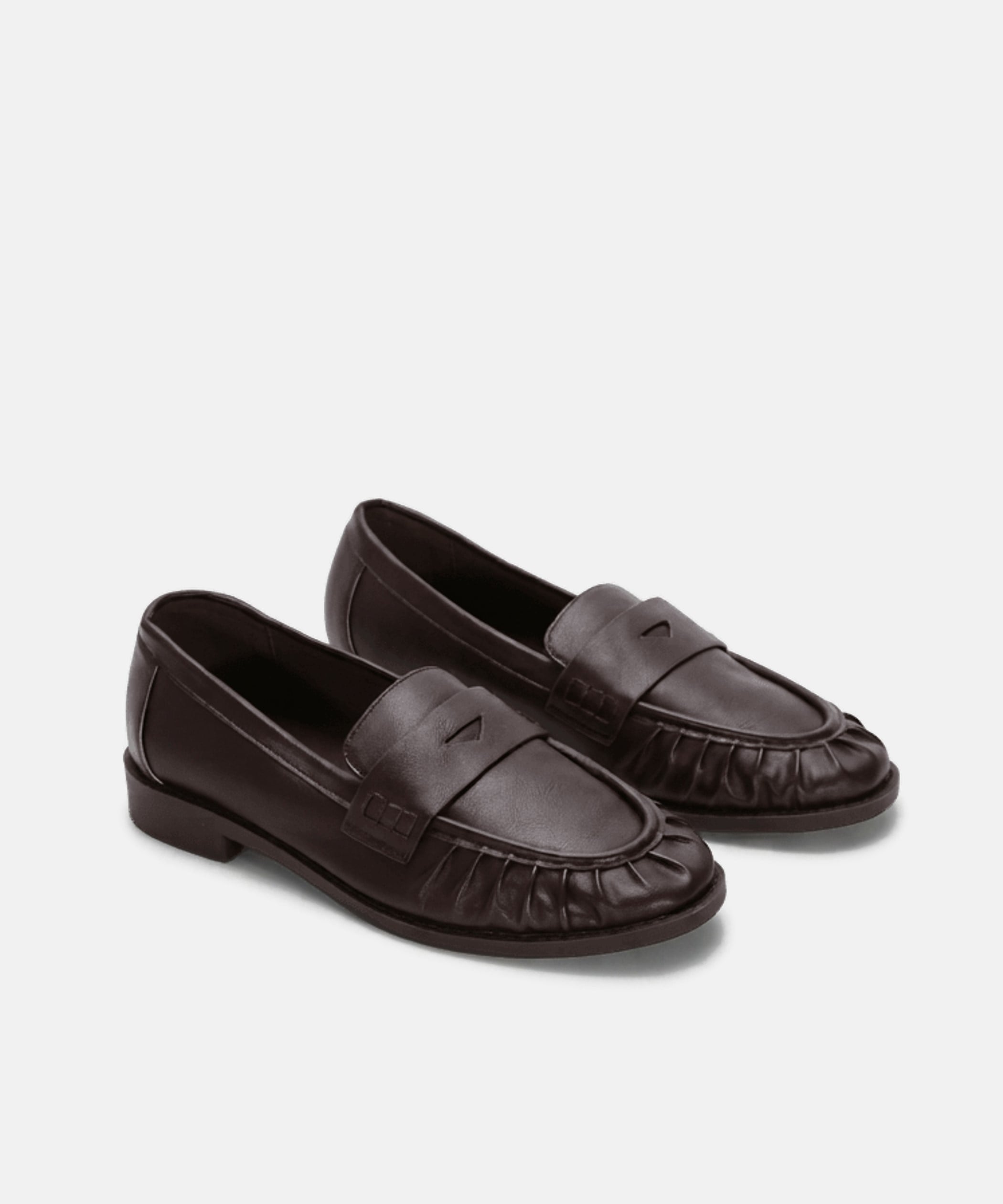 Mocas&iacute;n plano fruncido image number null